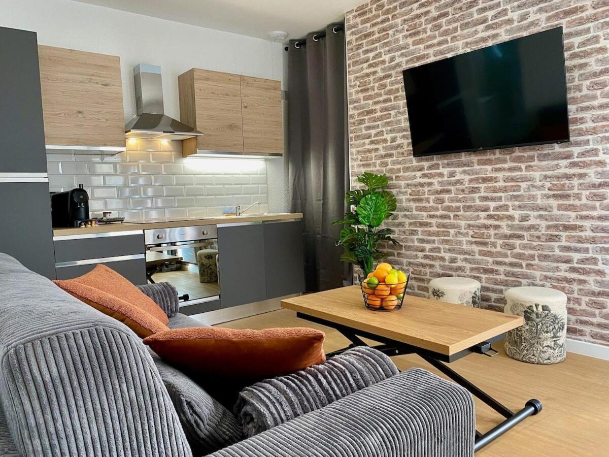 Les Logis D'Esmeralda-Des Appartements Au Charme Intemporel Romorantin-Lanthenay Exterior photo